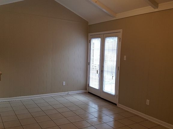 5th image of 4041 Hitchcock Dr