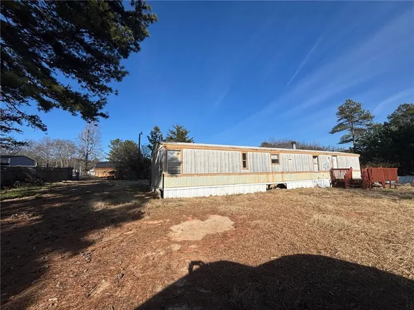 303 Trail Ct, Williamston, SC 29697
