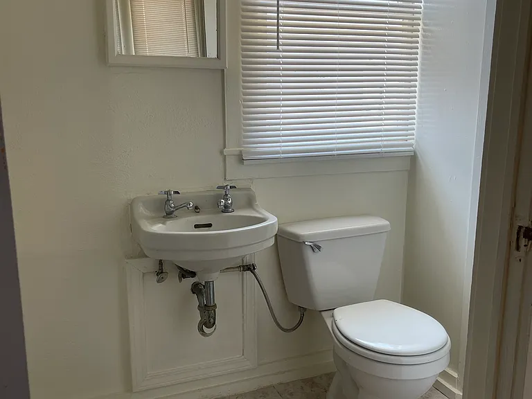 407 E Lockhart Ave #1 — Photo 6