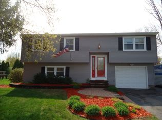 10 Ann Marie Dr, Rochester, NY 14606