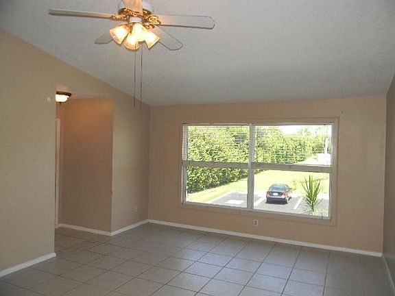 2nd image of 8195 SE Croft #H-5