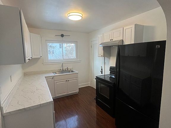 4th image of 459 N Winton Rd