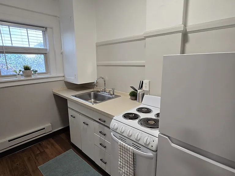 The Castle Apartments — Photo 19