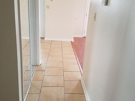 Hallway - WD Hook up behind Mirror door