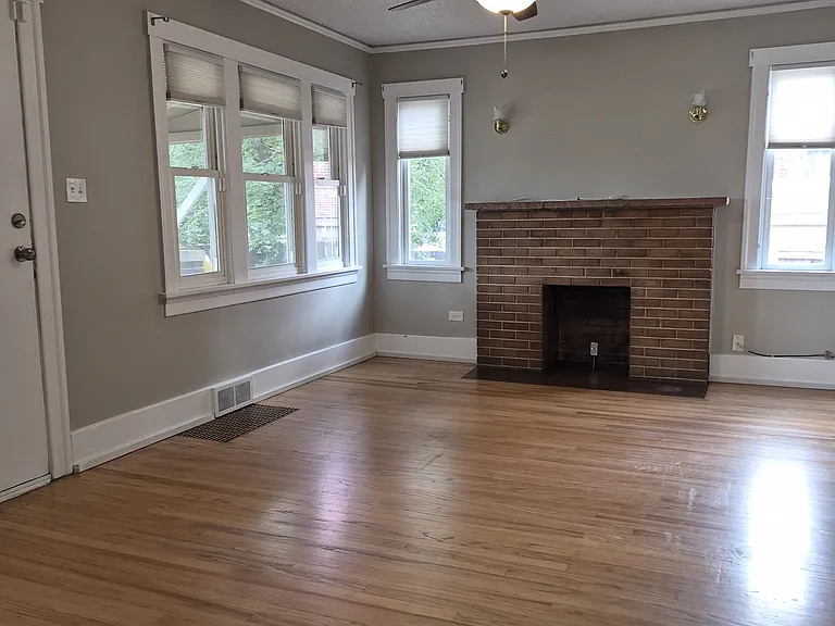 2801 W Mississippi Ave — Photo 4
