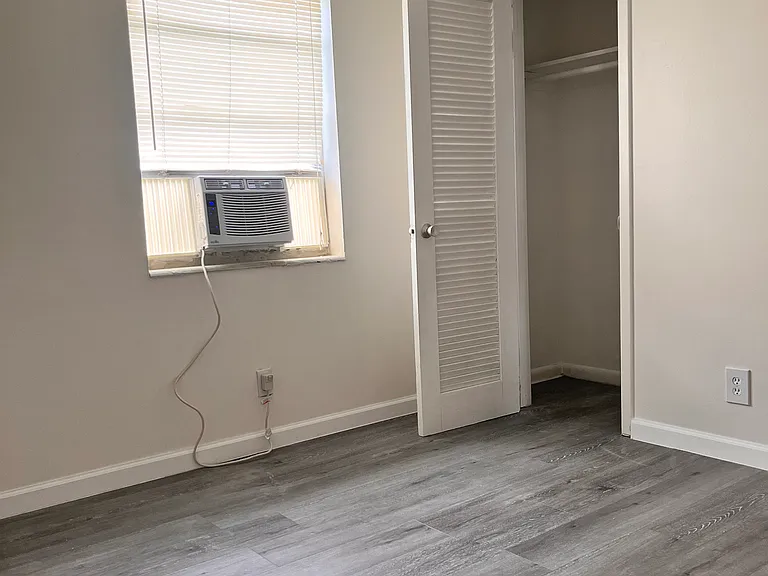 384 Avenue N SW #3 — Photo 6