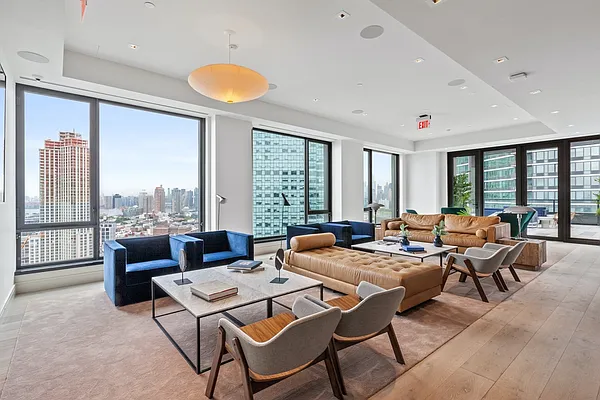 Rented by Greystar | media 6
