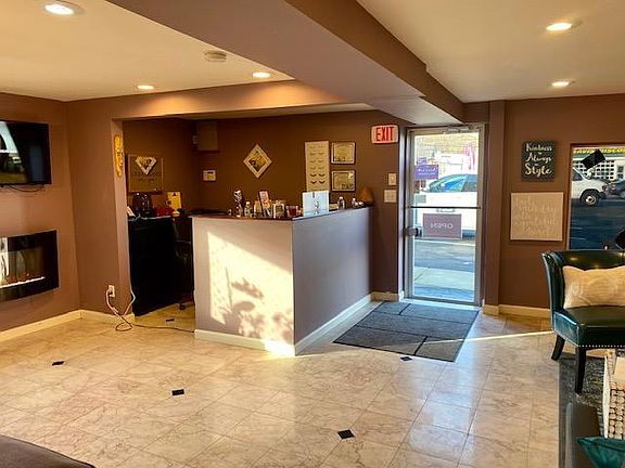 2nd image of 918 E Jericho Tpke Floor 1