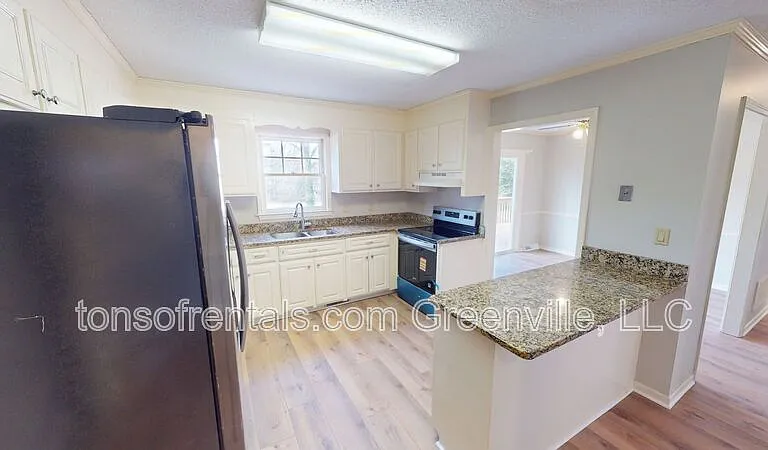 710 Stallings Rd — Photo 5