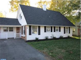 18 Barker Ln, Willingboro, NJ 08046