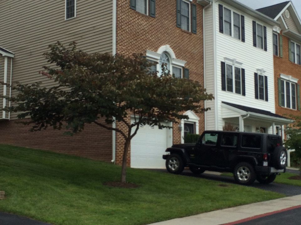 3bed 3bath - End Unit