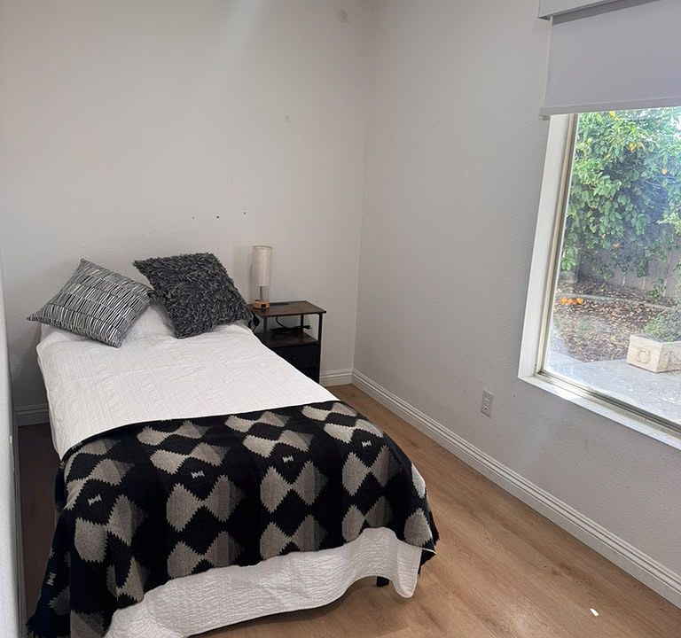 1st image of 735 Blake Rd #3