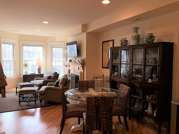 2nd image of 1118 W Wrightwood Ave #2