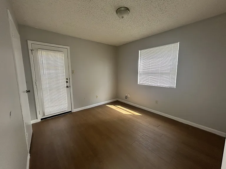707 Bracewood Cir — Photo 8