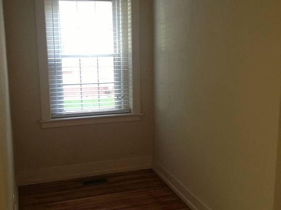 5th image of 940 Amherst St APT 6