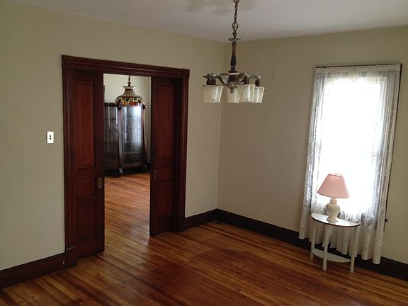 4th image of 142 S Cameron Ave #L17