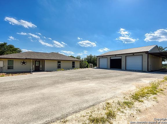 3rd image of 230 Mulberry Ln