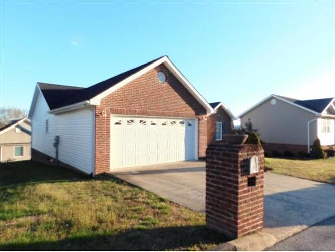 1st image of 211 Stone Edge Cir