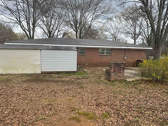 4th image of 505 4th St NE
