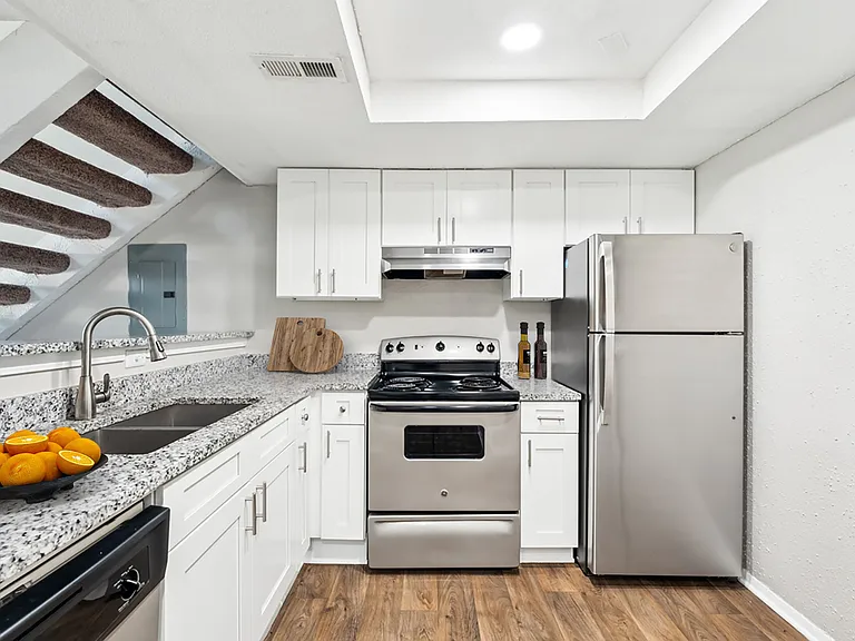Woodcreek Apartments — Photo 27