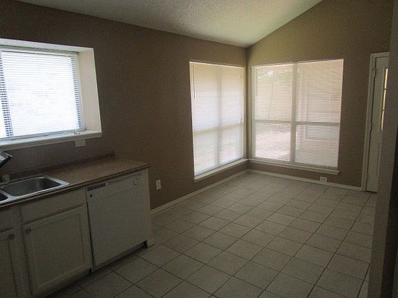 4th image of 5804 Caprock Dr