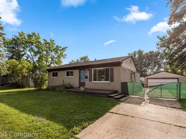 21625 Ontaga St, Farmington, MI 48336