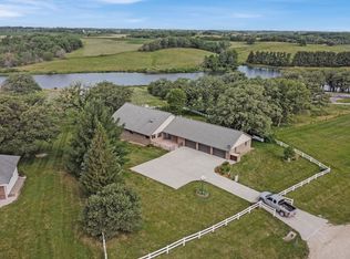 3481 Zephyr Ln, Stuart, IA 50250