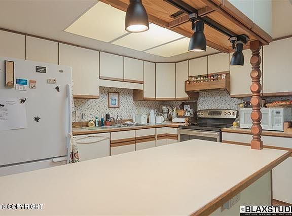 5th image of 15 Farewell Ave APT 308