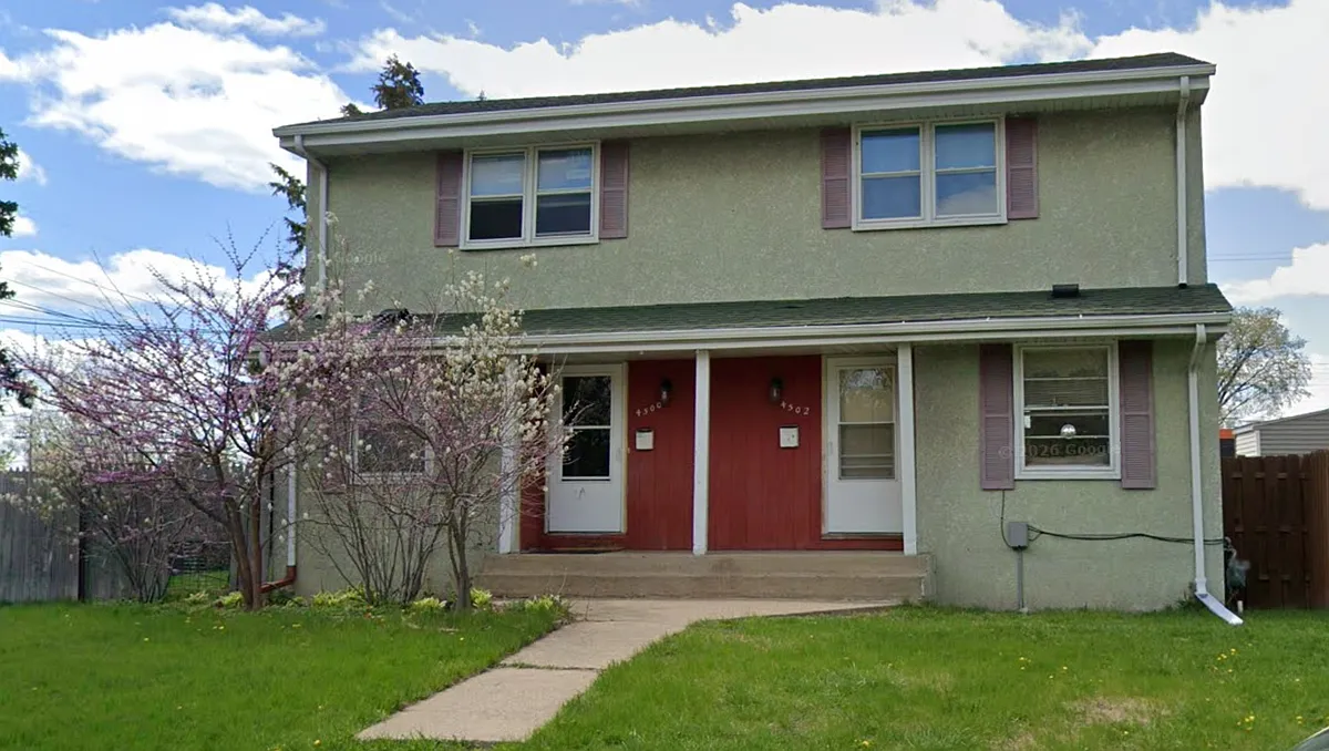 2 bed, 1.5 bath, 1200 sqft, $1,900 — Photo 1