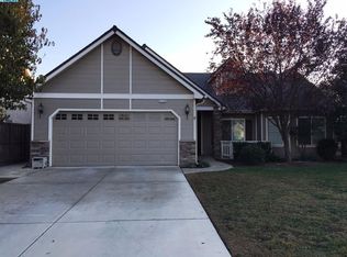 5235 W Lark Ct, Visalia, CA 93291