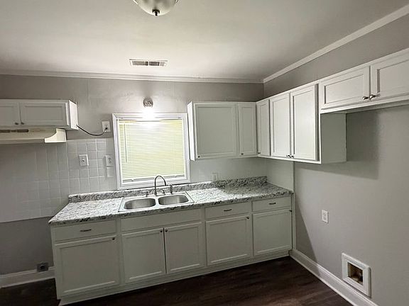 3rd image of 3620 Townes Ave