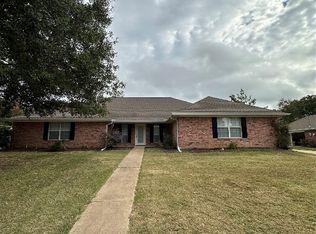 1303 Glenn Alan Dr, Groesbeck, TX 76642