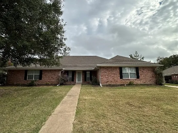 1303 Glenn Alan Dr, Groesbeck, TX 76642
