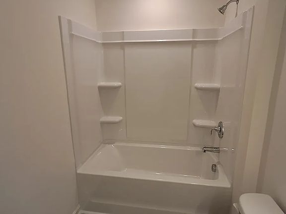 5th image of 2044 Trailside Dr