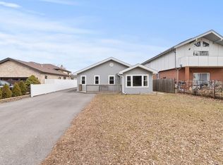 8555 S 79th Ave, Justice, IL 60458