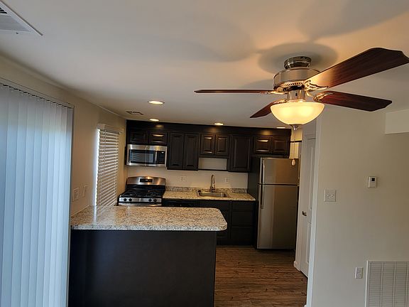 4th image of 8014 Laketowne Ct #8014