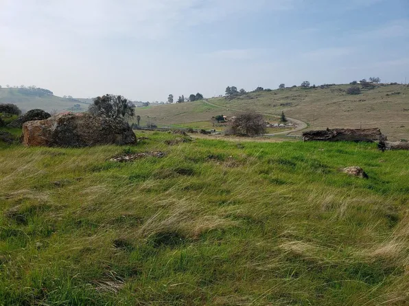 9600 Banderilla Dr, La Grange, CA 95329