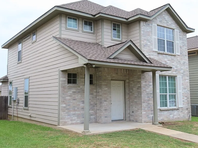 4107 McFarland Dr — Photo 2