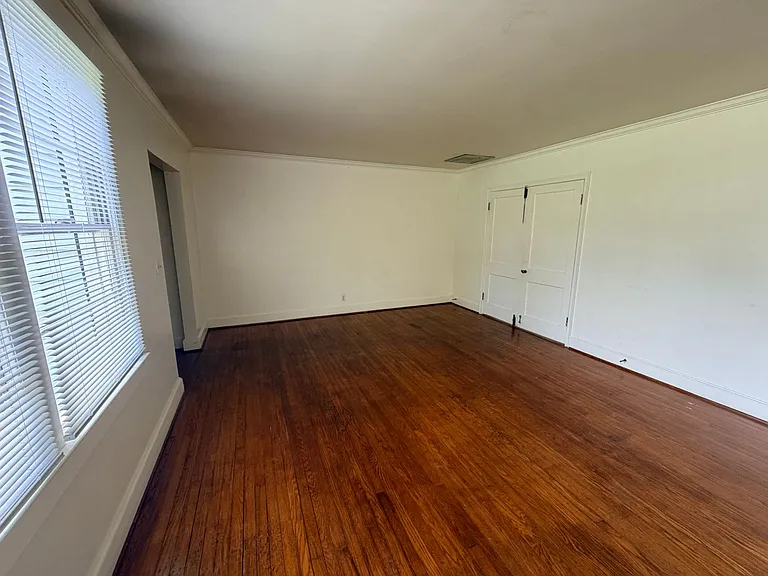 114 High St — Photo 14