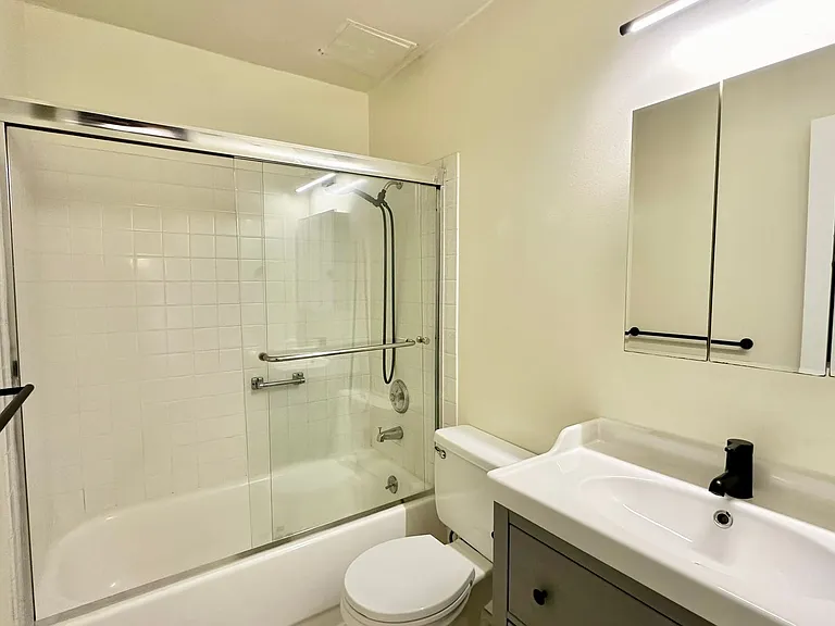 8 Admiral Dr #A227 — Photo 9