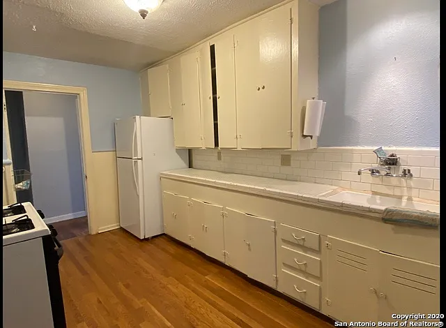 1130 Sims Ave — Photo 8