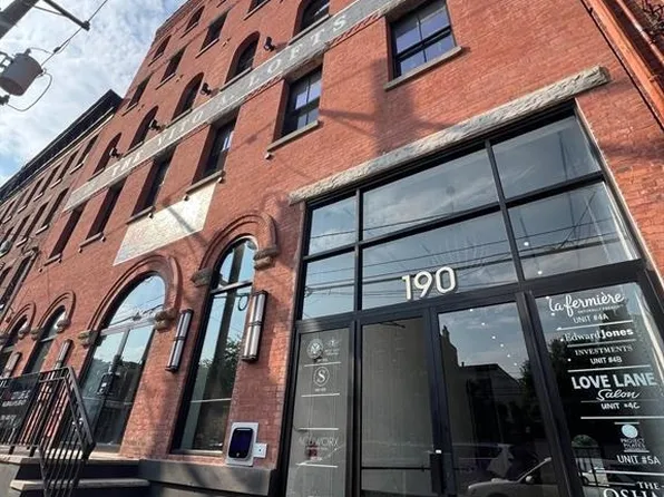 190 Christopher Columbus Drive image 8 of 10