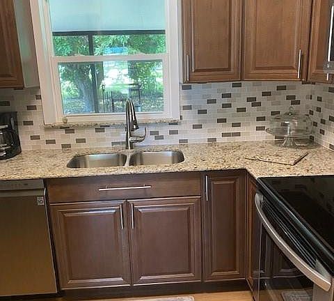 3rd image of 2619 SW 2nd Pl