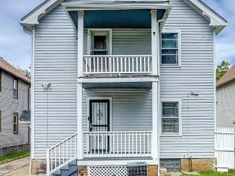 14300 Darwin Ave — Photo 2