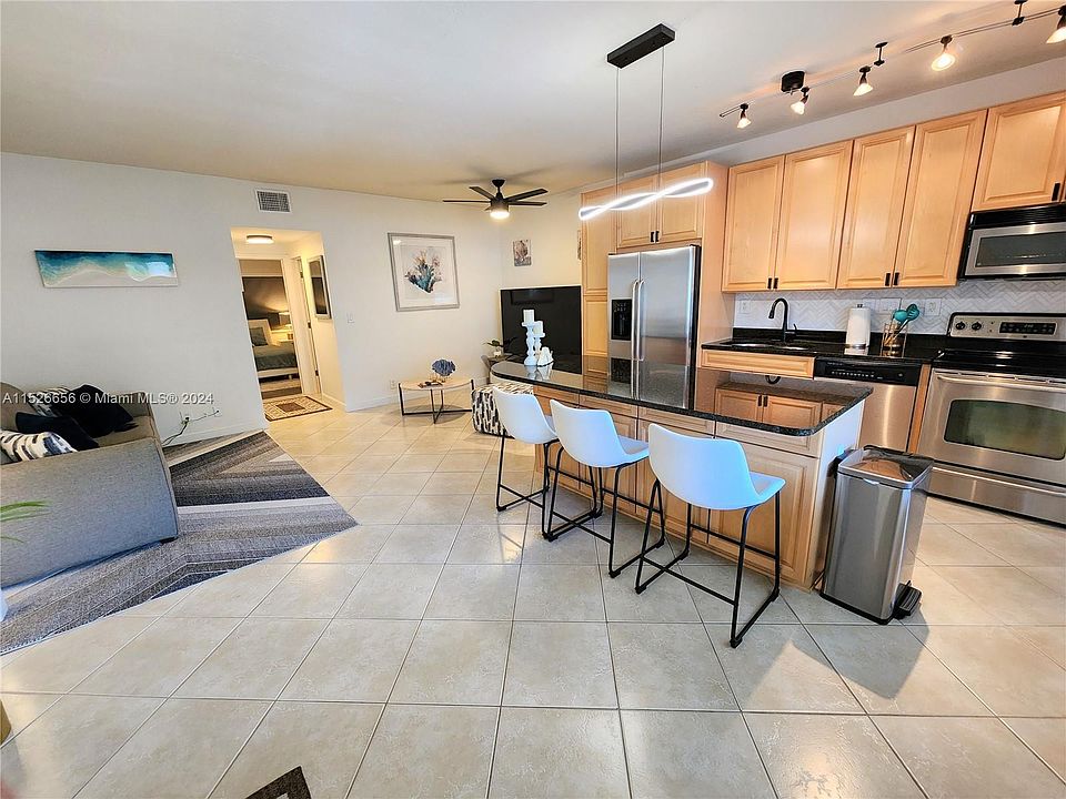 1st image of 2881 NE 32nd St APT 318