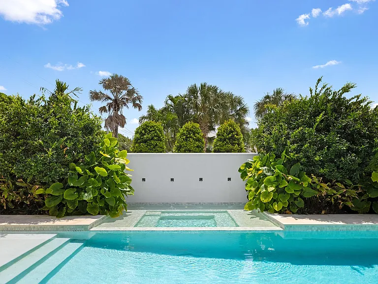 734 S Ocean Blvd — Photo 8