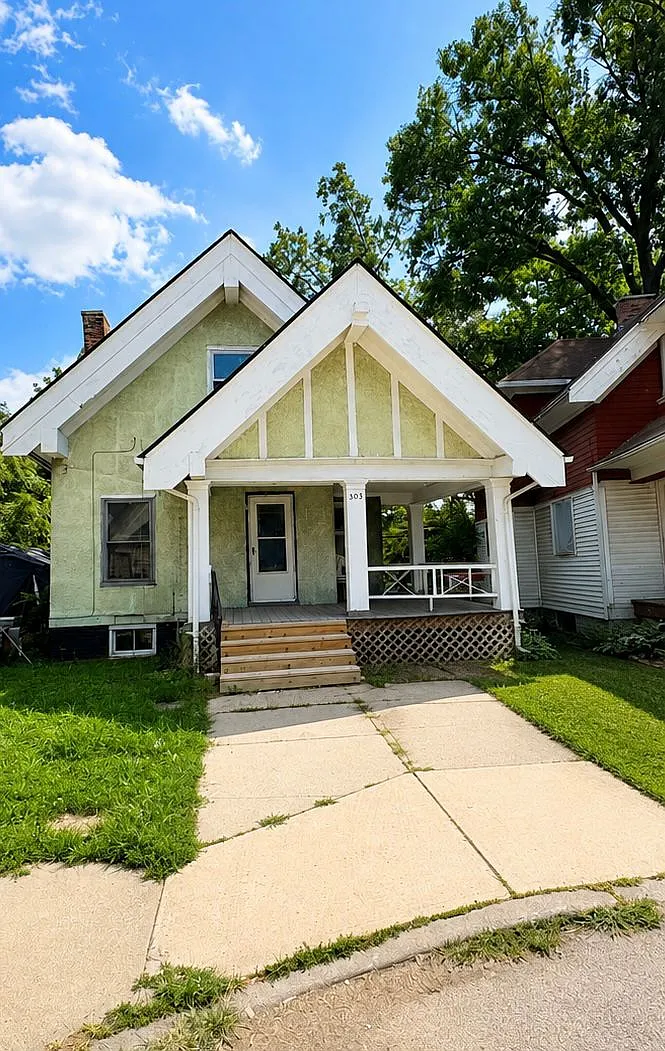 3 bed, 1213 sqft, $1,099 — Photo 1