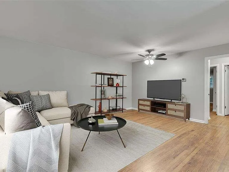 801 Marstevan Dr NE — Photo 14