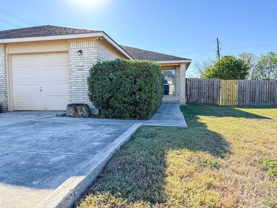 1st image of 105 Long Ln