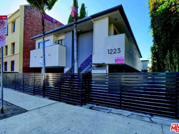 1223 N Beachwood Dr, Los Angeles, CA 90038